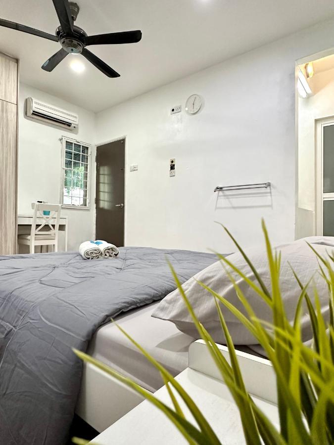 Rumah percutian Corner With Garden And Private Parking