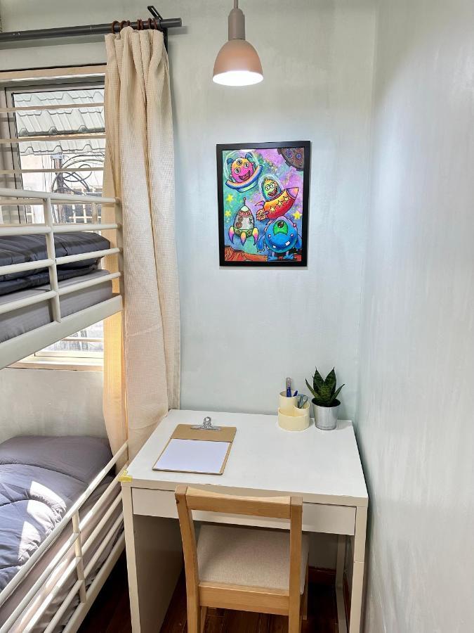 Corner With Garden And Private Parking